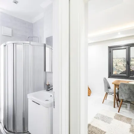 Peaceful 1 Bedroom Flat W/ac Near Taksim - 7 Min Walk Apartment