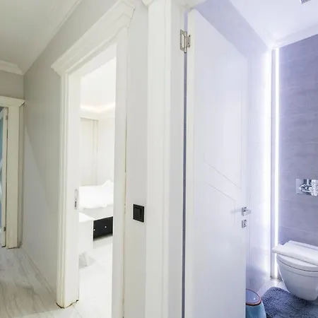 Peaceful 1 Bedroom Flat W/ac Near Taksim - 7 Min Walk *